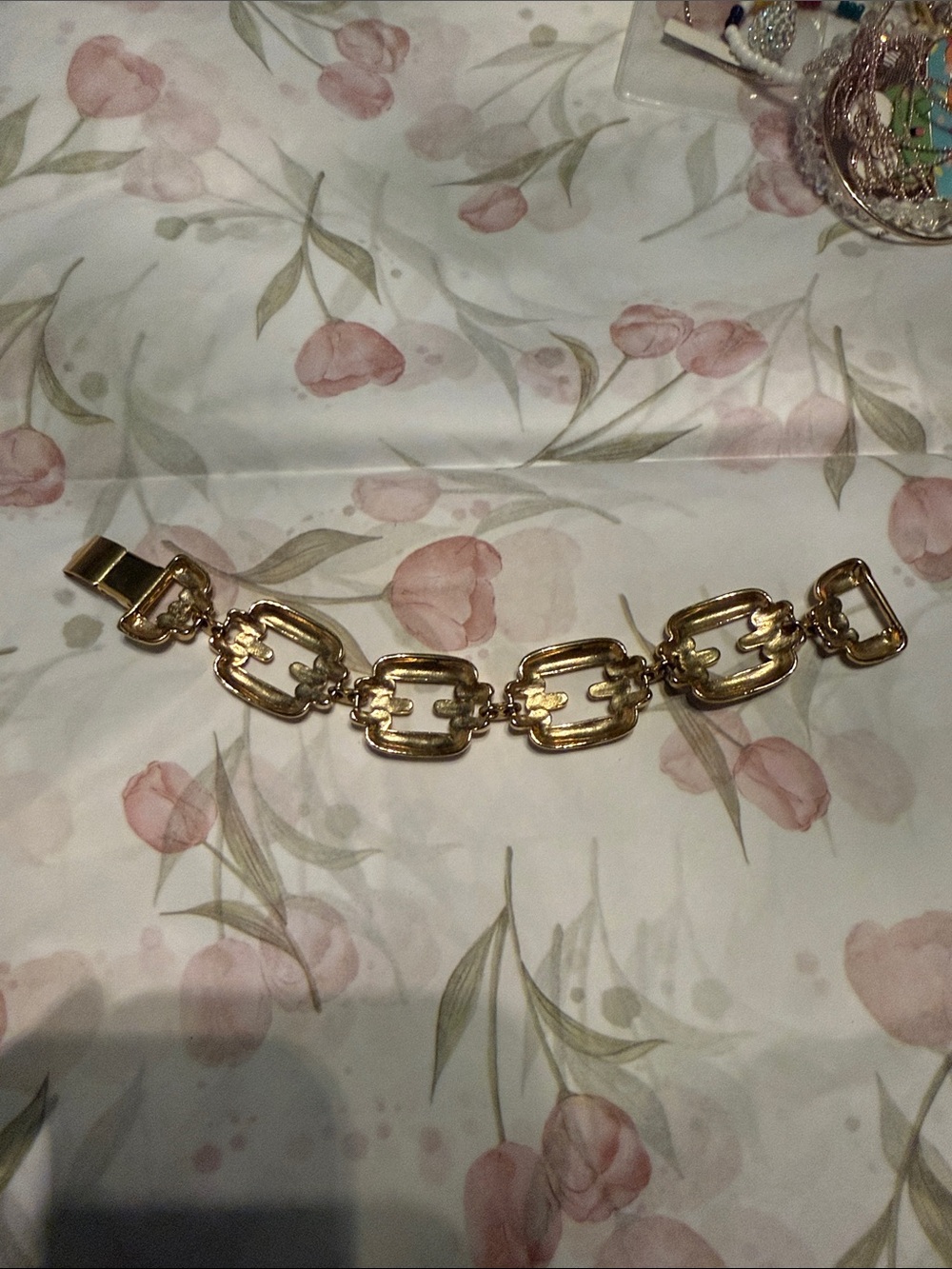 Vintage Gold Link Bracelet - Women Jewelry - Picture 2 of 3